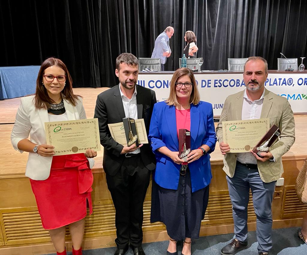 Rebeca Prieto, concejala responsable del Área de Gestión de Residuos y Noelia Posse, alcaldesa de Móstoles