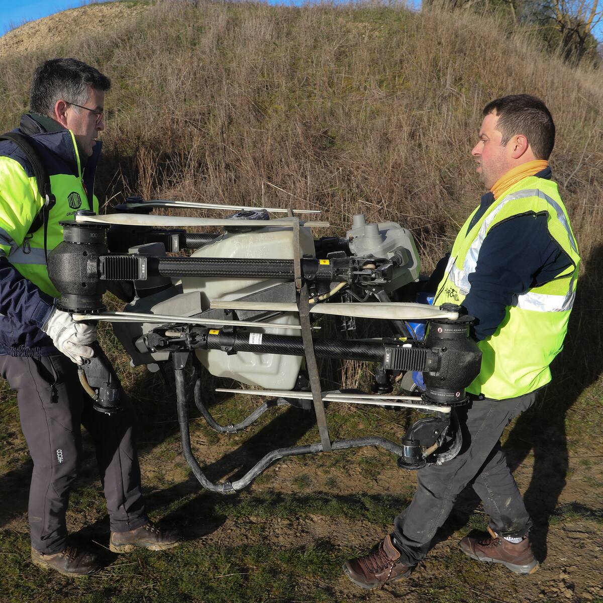 Drones contra el barro, una revolución aérea para ayudar a rescatar las cosechas
