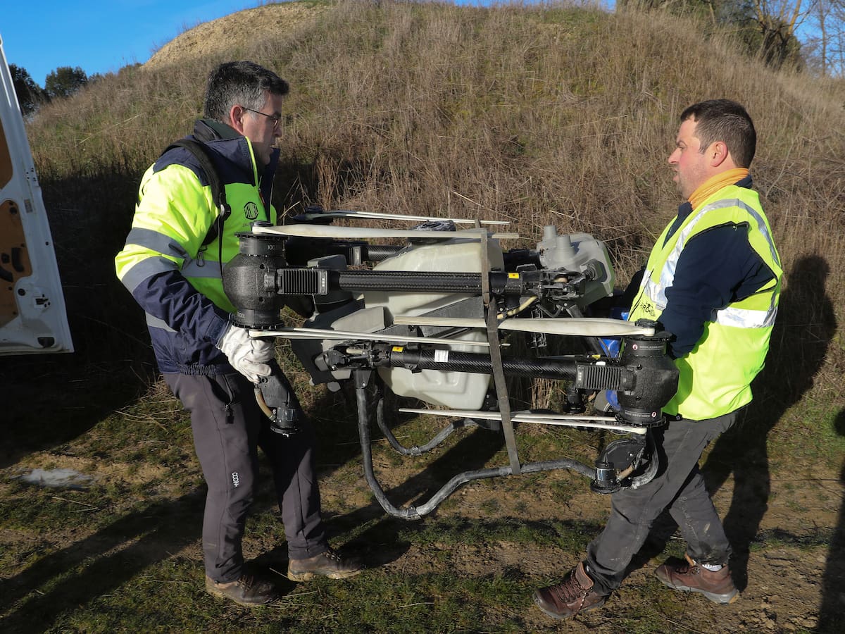 Drones contra el barro, una revolución aérea para ayudar a rescatar las cosechas