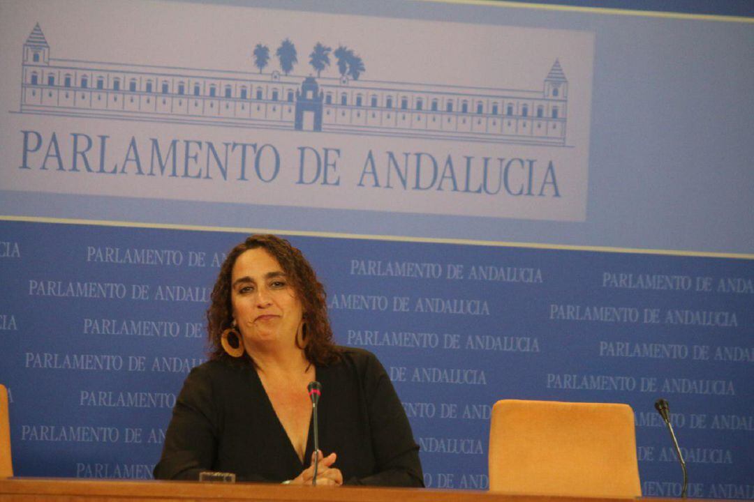 Angela Aguilera durante una comparecencia en el parlamento andaluz