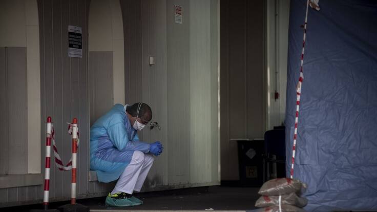 Convertirse en padre dentro de un hospital colapsado por el coronavirus: "Ha sido el peor momento de mi vida"