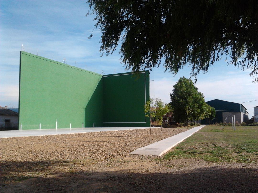 Frontón de la localidad de Villamoronta