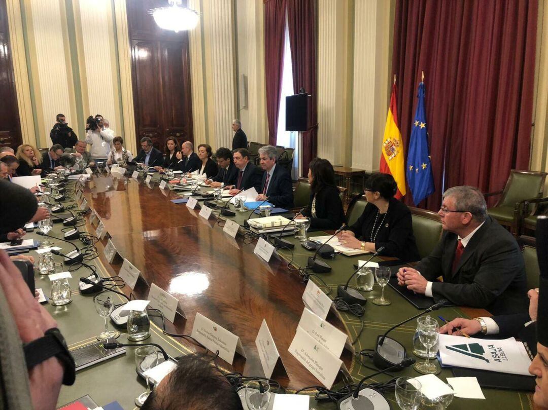 Reunión del sector almeriense con el ministro Planas.