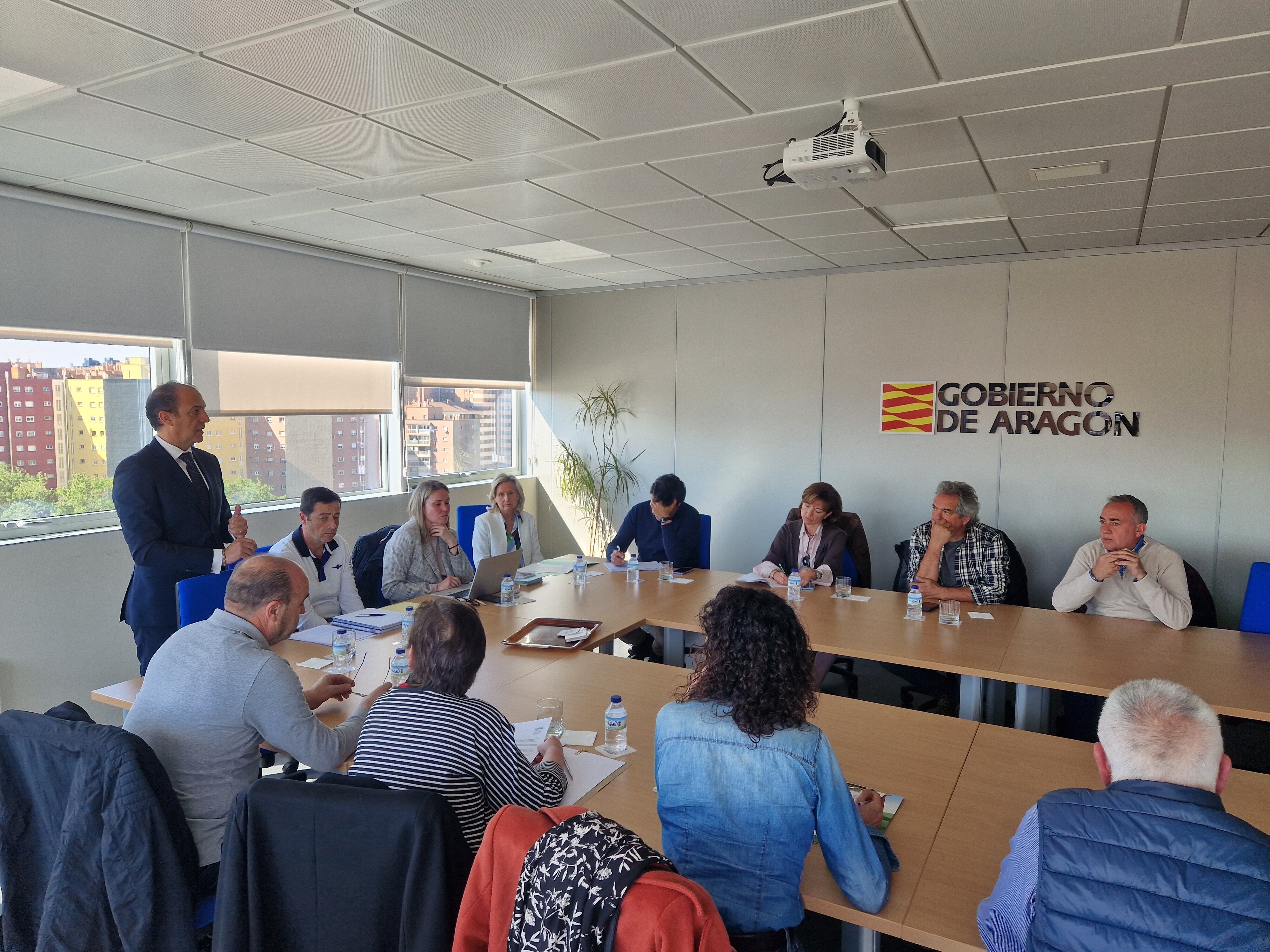 Reunión del departamento de Sanidad con concejales y alcaldes de la zona de Salud de Ayerbe