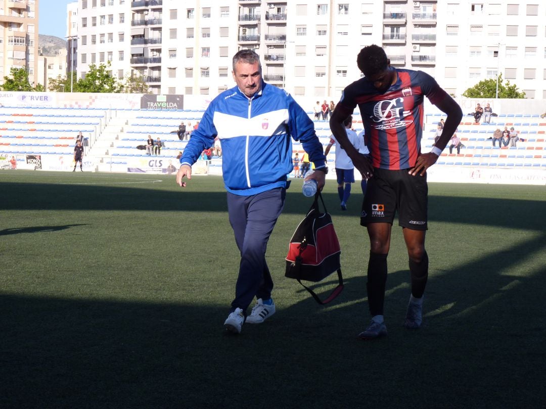 Óscar Siafa sigue arrastrando molestias en el pubis