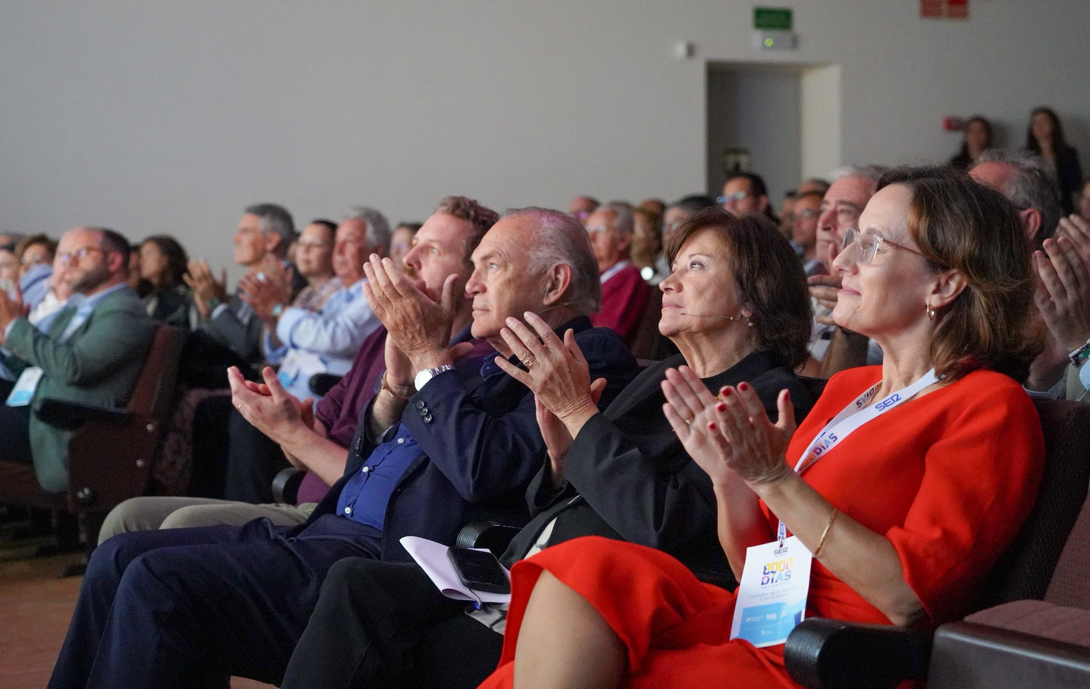Pedro Piqueras, Nativel Preciado y responsables de BidaFarma en Castellar