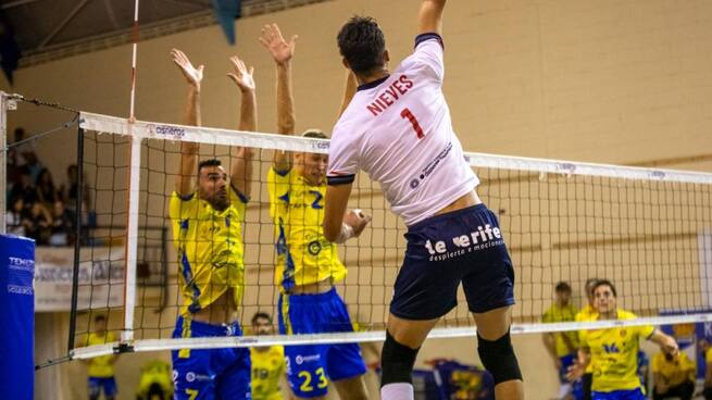 Carlos Nieves: "Me encanta las ganas de crecer que tiene el equipo"