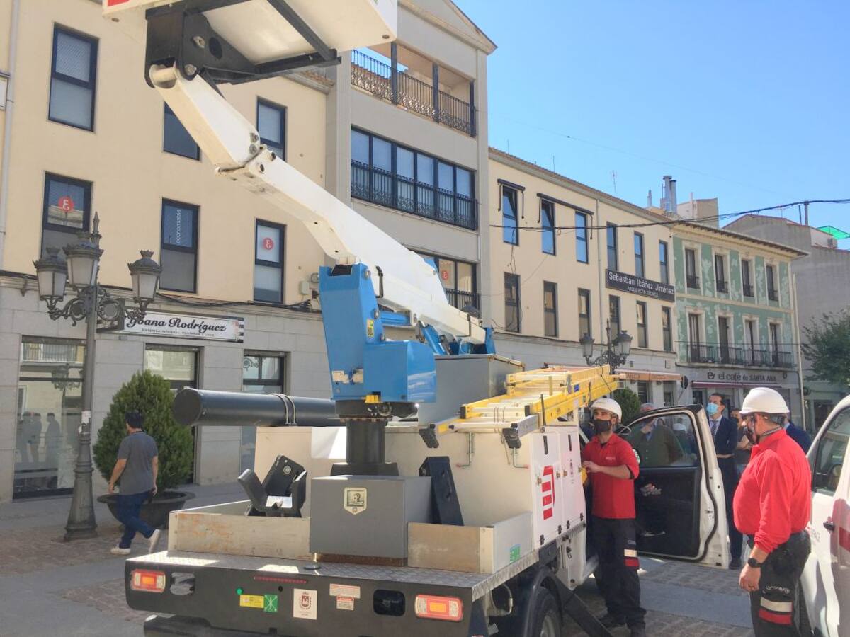 Elda apuesta por una buena calidad de la iluminación de la ciudad con una nueva contrata de mantenimiento