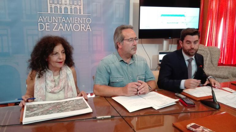 Laura Rivera, Francisco Guarido y Antidio Fagúndez en la rueda de prensa posterior a la Junta Local de Gobierno