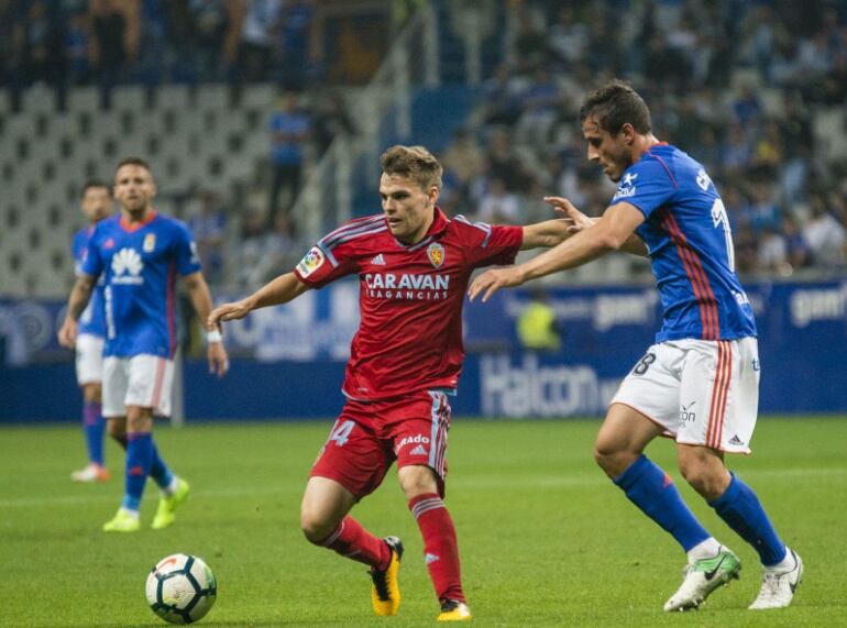 Febas, en una imagen del partido de la primera vuelta en el Carlos Tartiere, podrá jugar