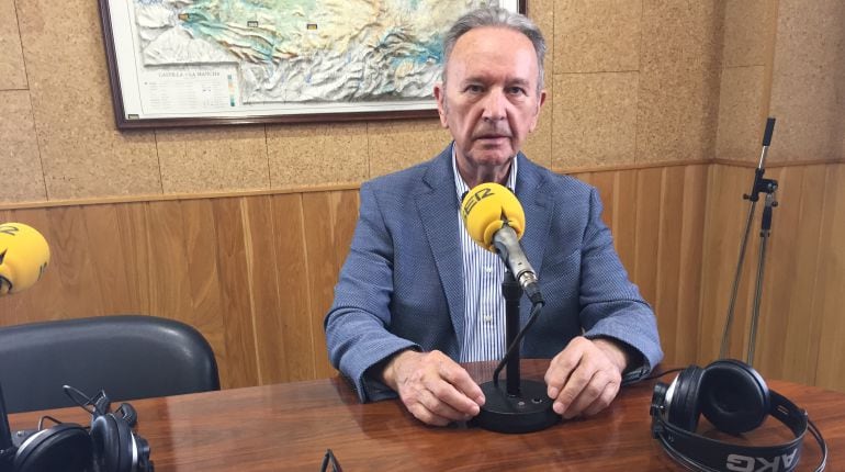 Carlos de la Sierra, presidente de Globalcaja, en el estudio central de SER Cuenca.