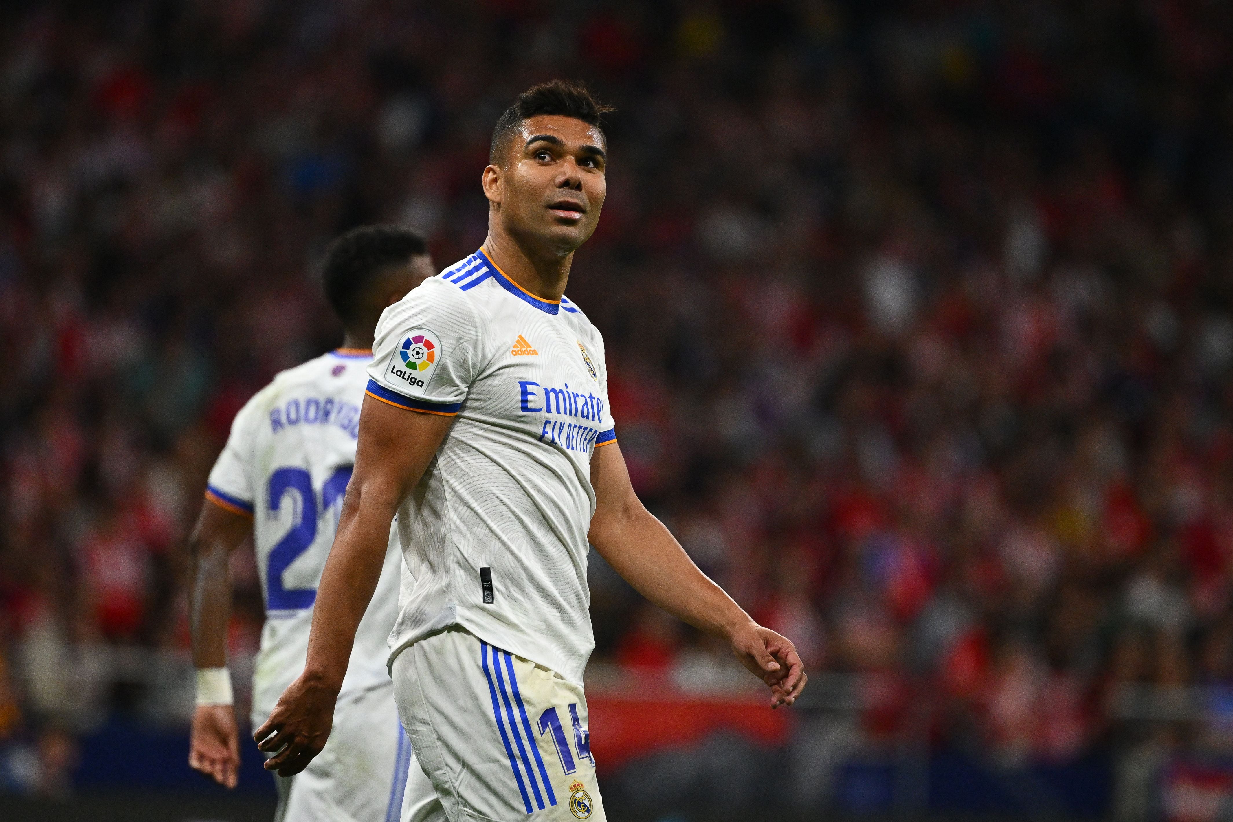 Casemiro, durante el derbi madrileño de este domingo, en el Wanda Metropolitano.