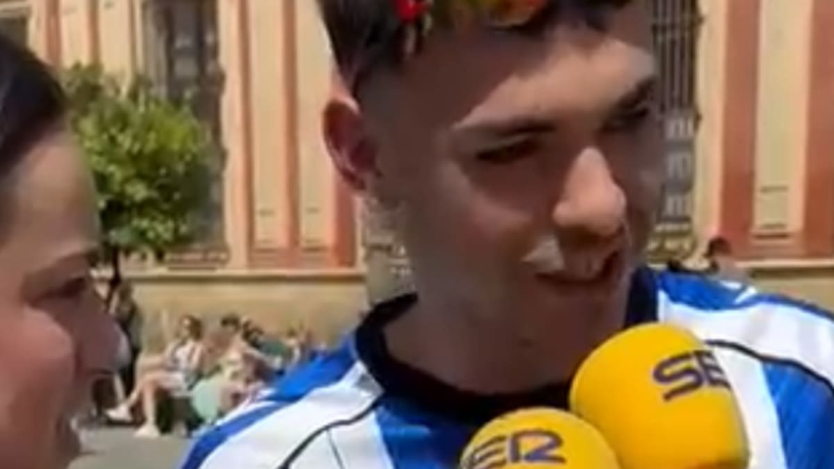 La marea txuri-urdin toma Sevilla: 15 horas en autobús por la Real y una frase que resume el viaje