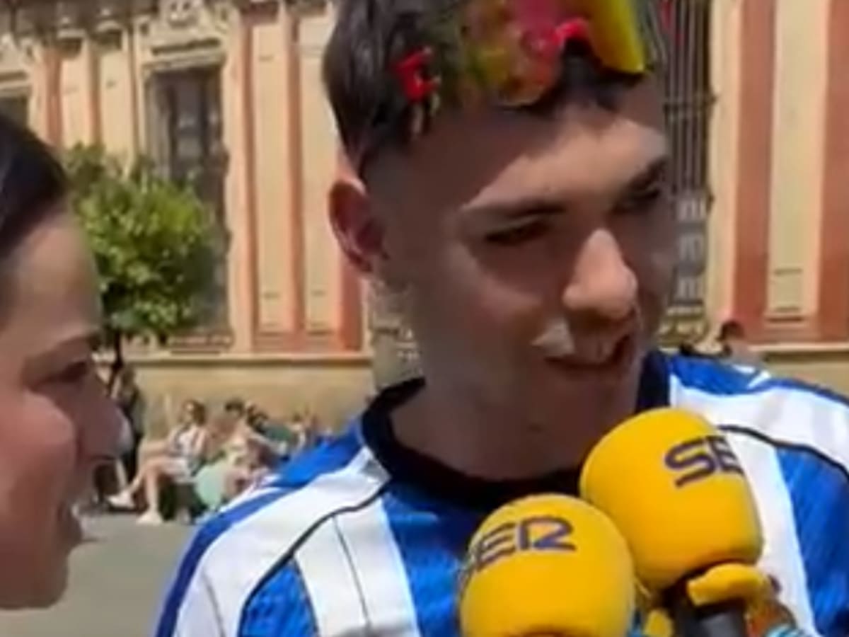 La marea txuri-urdin toma Sevilla: 15 horas en autobús por la Real y una frase que resume el viaje