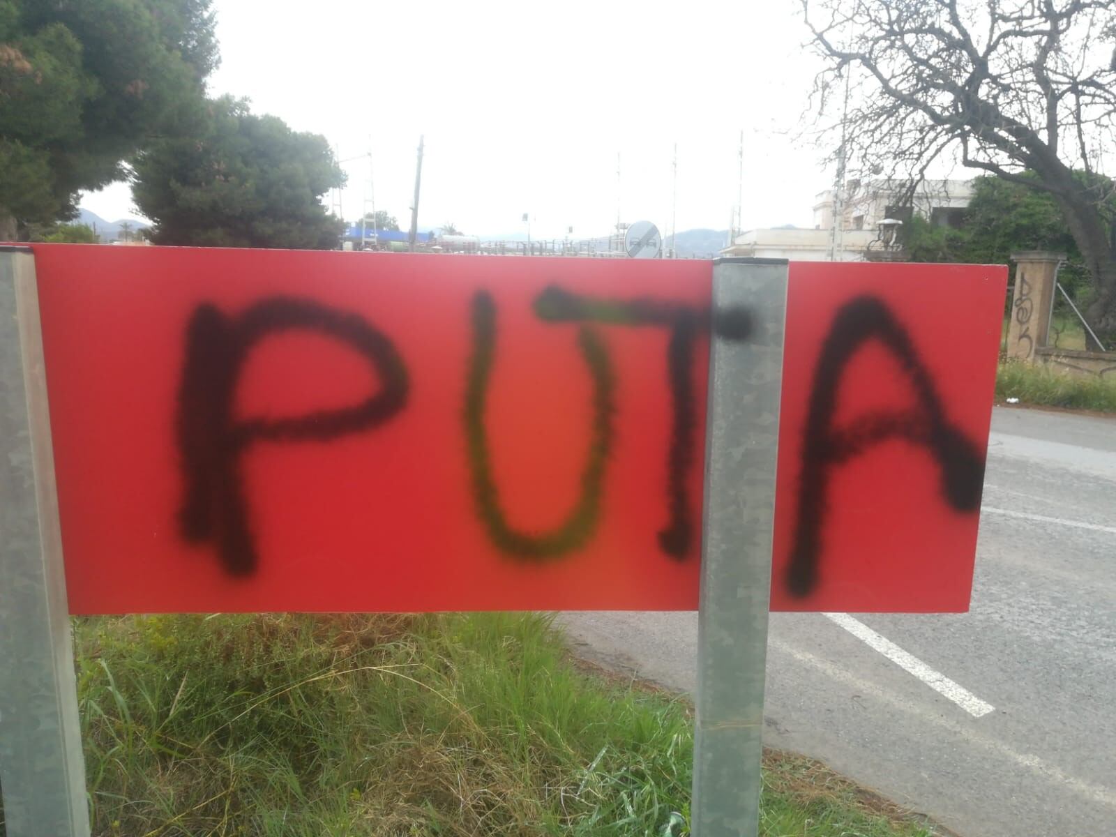 Acto vandálicos en el cartel de Águilas contra la Violencia de Género