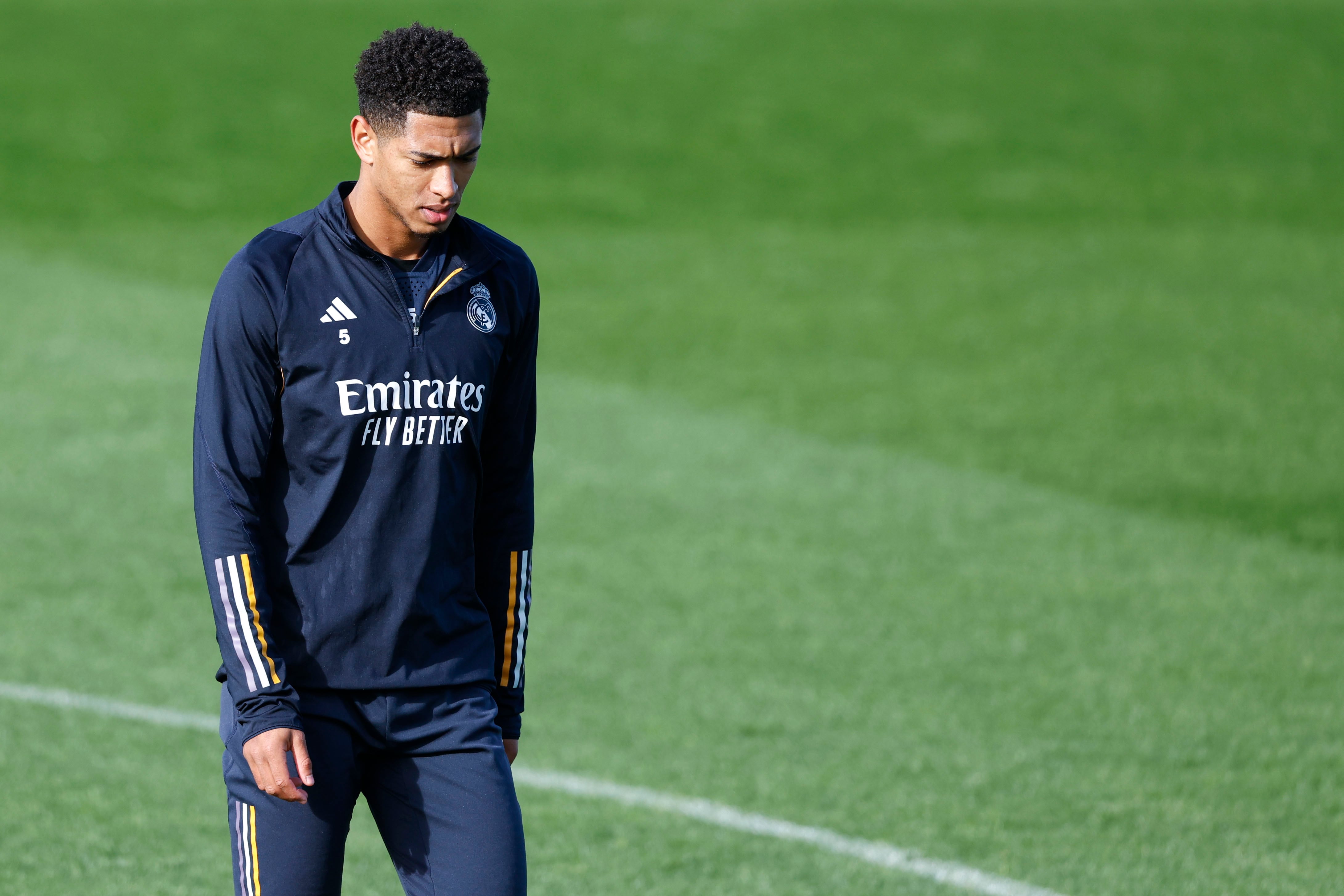 Jude Bellingham de retira del entrenamiento del Real Madrid en las instalaciones de Valdebebas