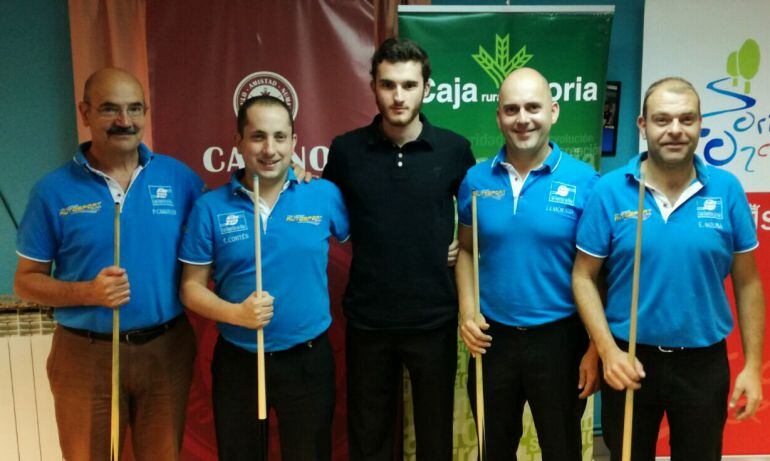 El cuarteto del CA Numancia, junto con Ignacio Díez, director deportivo.