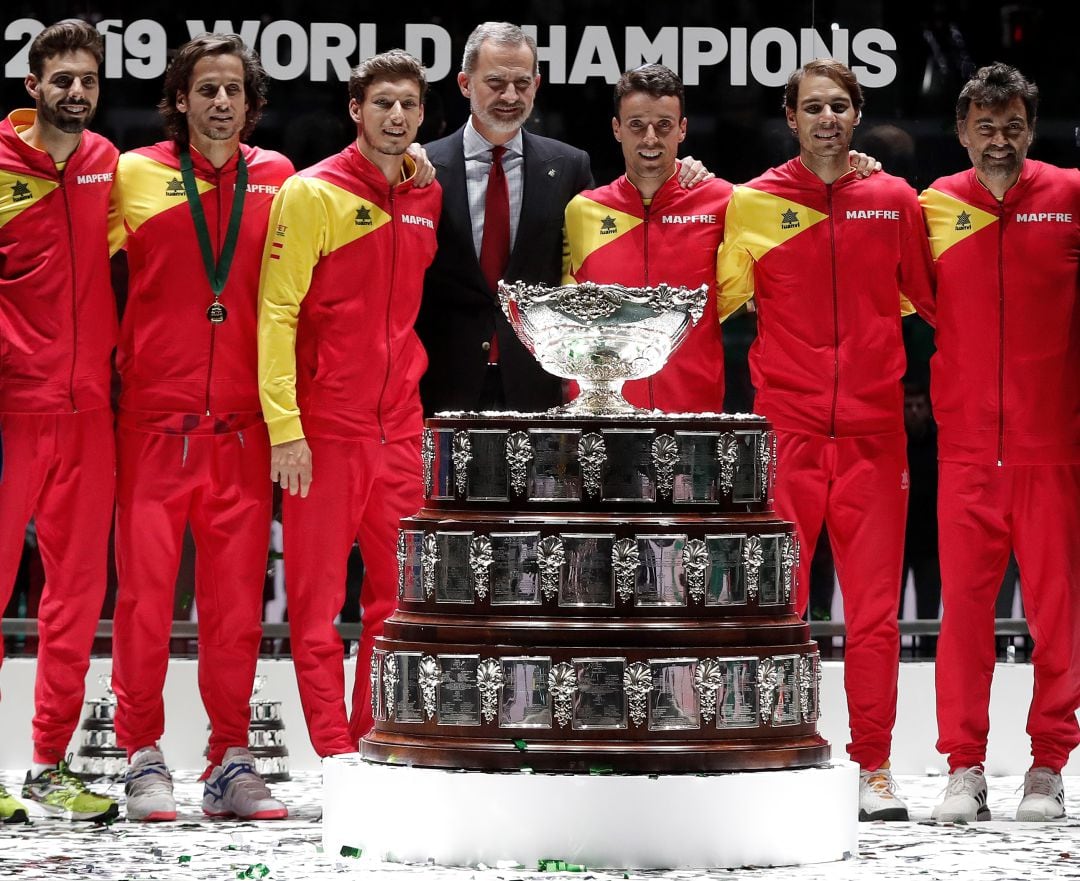 El equipo español celebra la Copa Davis en la Caja Mágica de Madrid