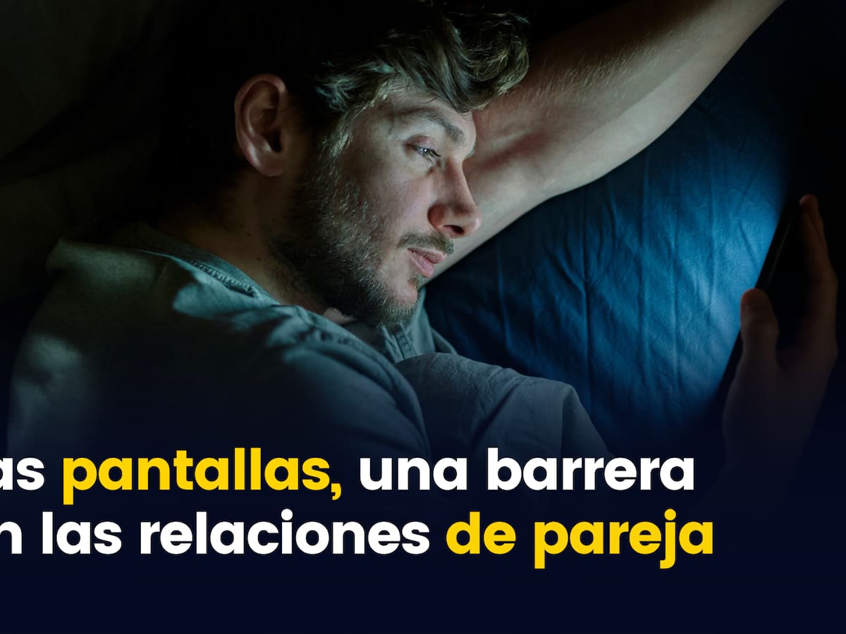 Anna Vicen, coach en terapia de parejas: "Pasamos más tiempo haciendo scroll que tocando la piel de nuestra pareja"