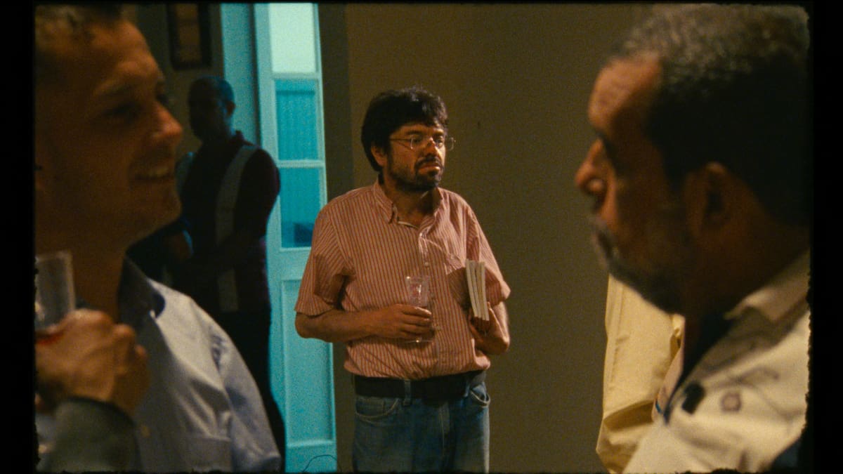 Triste, divertida, inteligente e incómoda: 'Un poeta' es la tragicomedia total