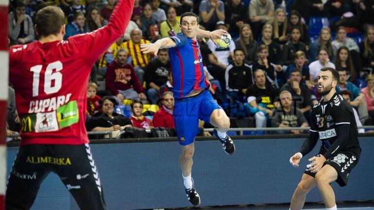 Vladimir Cupara volvió a estar sensacional en la portería