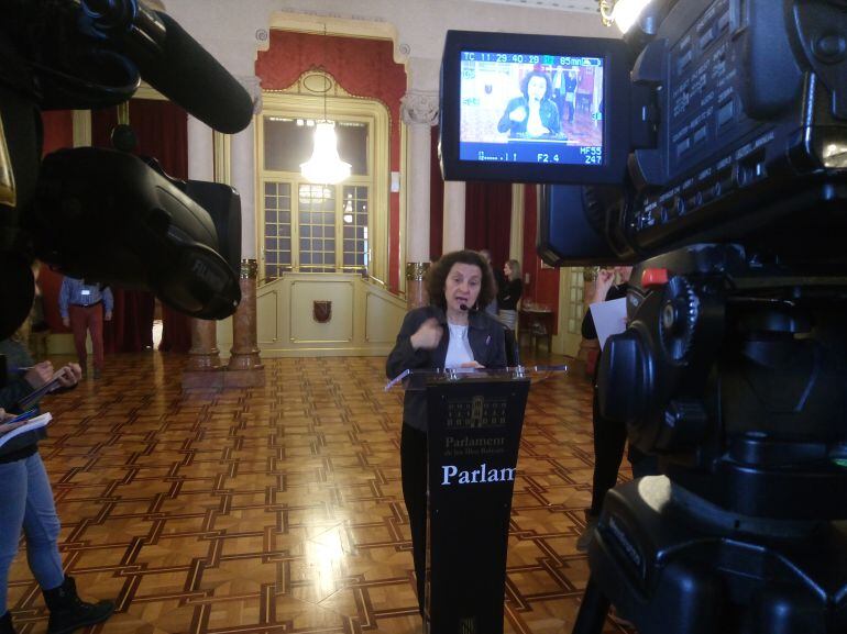 Fina Santiago, consellera de Servicios Sociales.