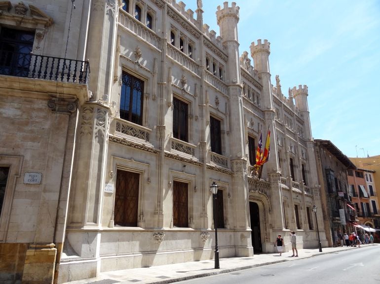 Fachada del Consell de Mallorca, Palau Reial.