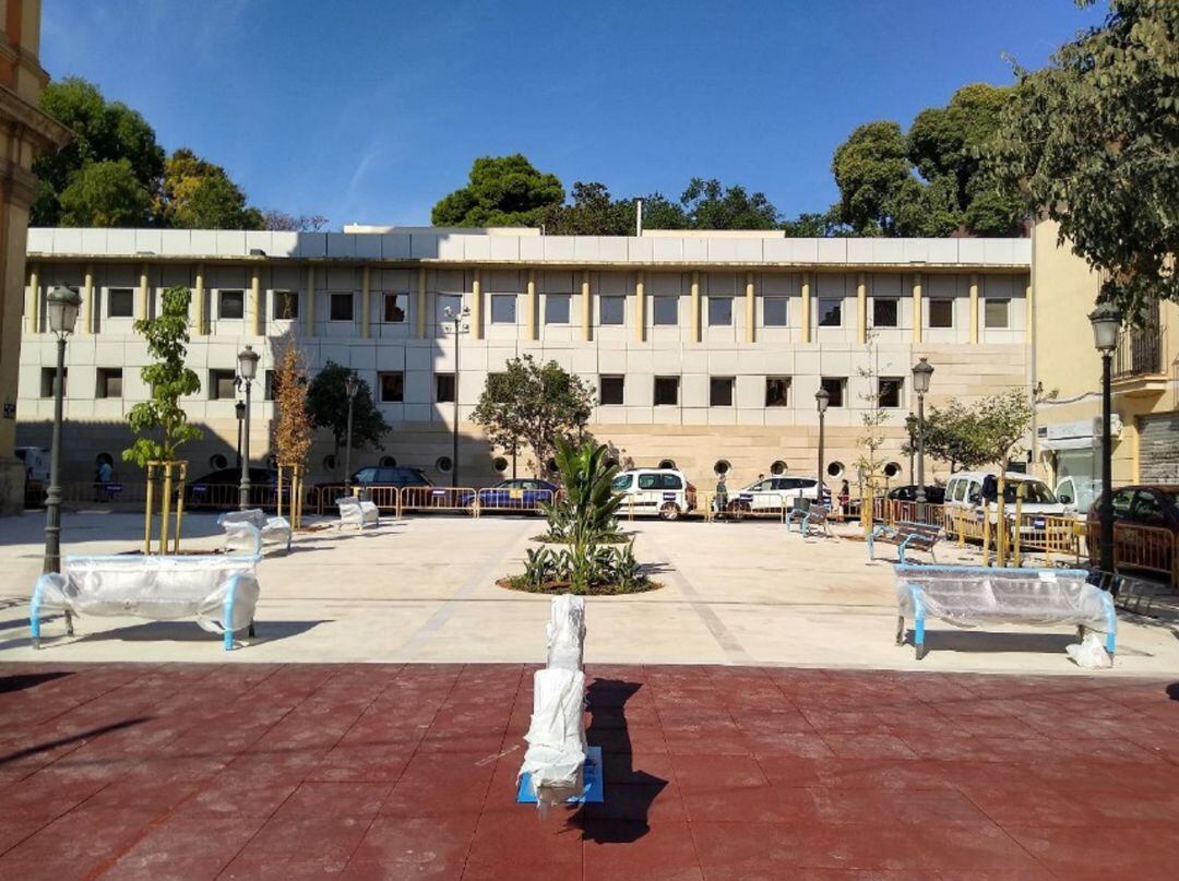 Termina la peatonalización de la plaza San Sebastián de València