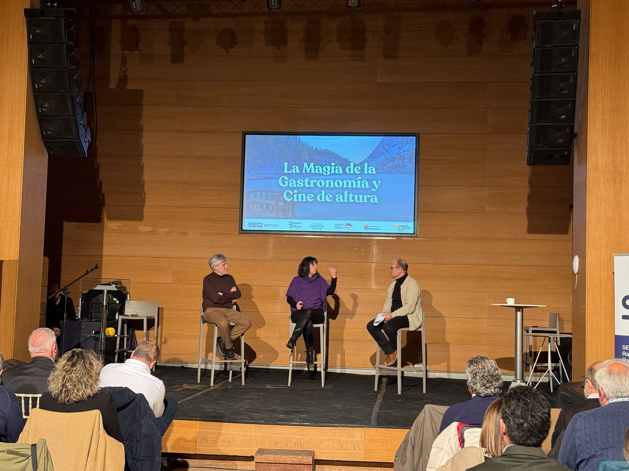 Gaizka Urresti, director de cine, Estela Rasal, directora del Festival de Cine de Huesca y Ramón Dia Castel, realizador, montador y docente.