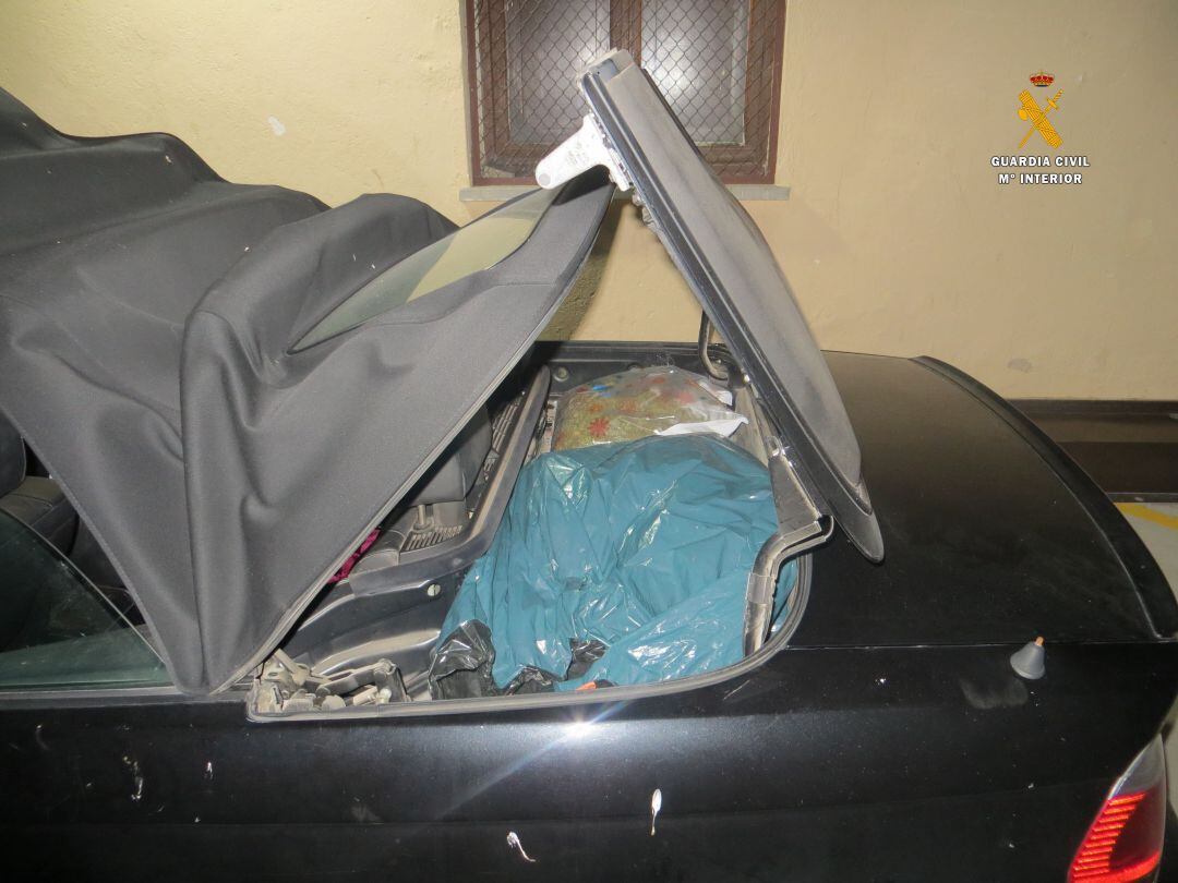 Vehículo incautado con marihuana