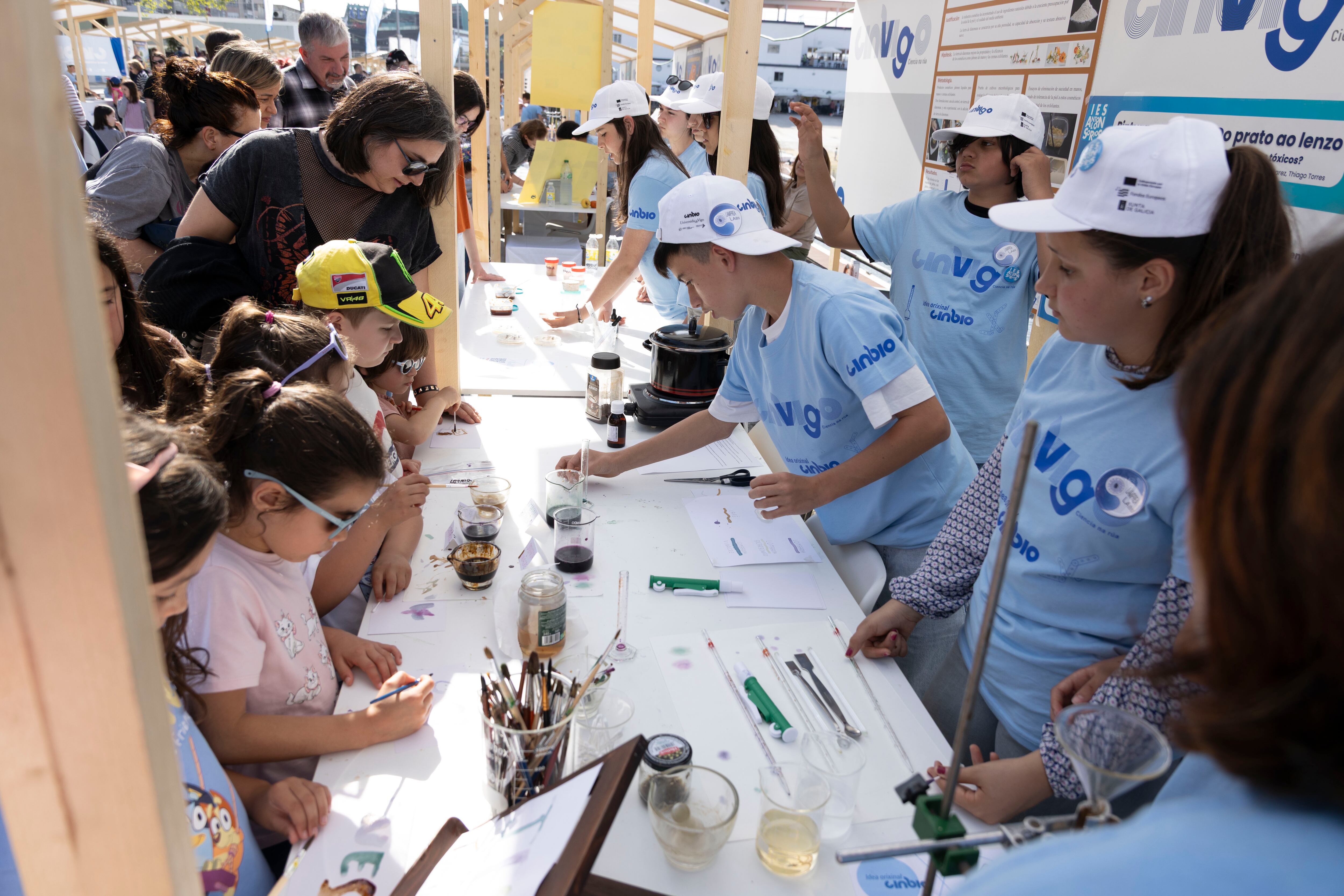 Talleres para mayores de 65 años en el festival de la ciencia CinVigo.