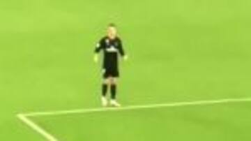 La reacción de Cristiano cuando la grada empezó a cantar "Messi, Messi..."