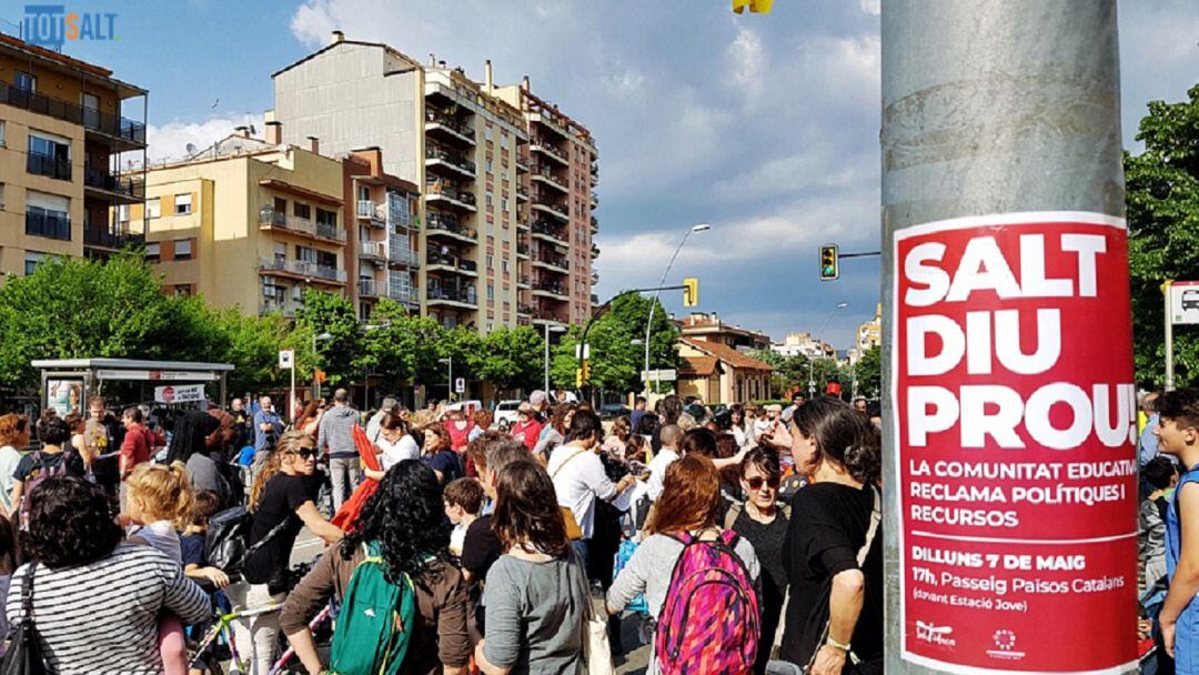 Manifestació de la comunitat educativa de Salt el maig del 2018