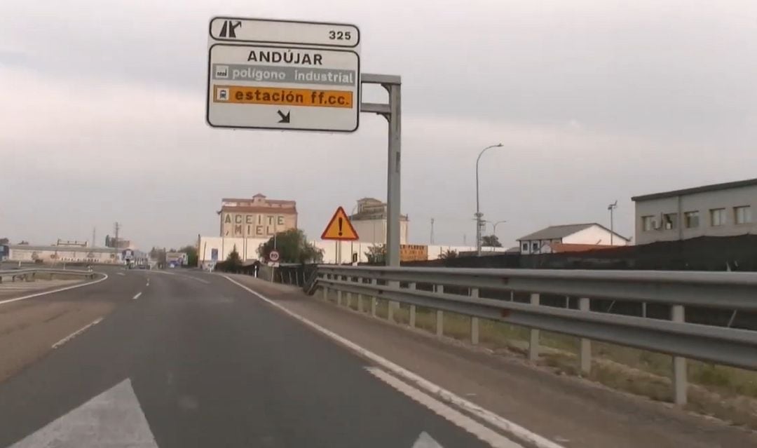 Se ha habilitado una via alternativa desde el kilómetro 320 al 325 en la Autovía de Andalucía.