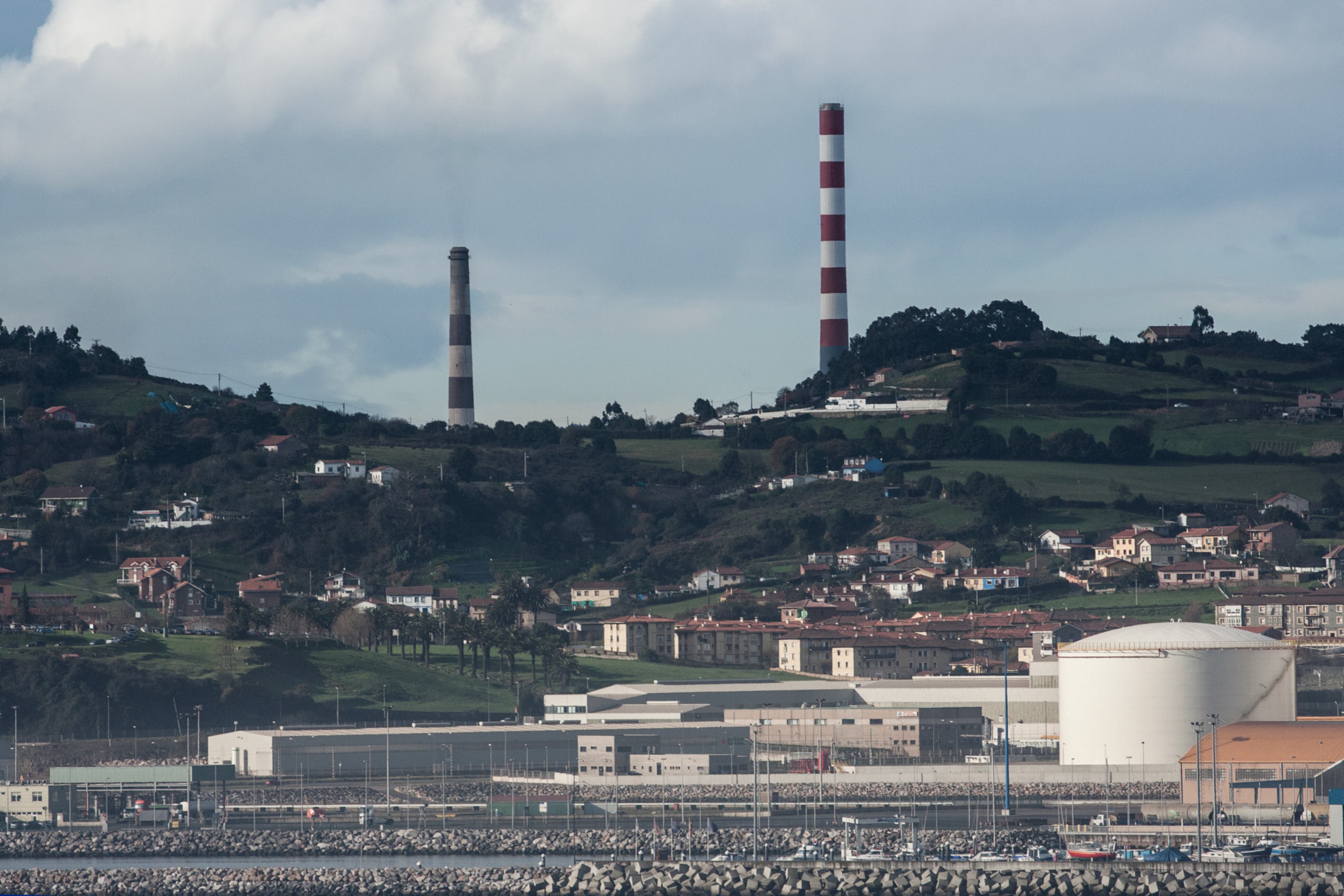 image of Gijon, a mixed city with farming, industry and fishing