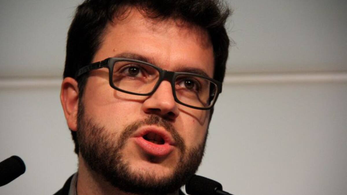 Esquerra da un respiro a Mas