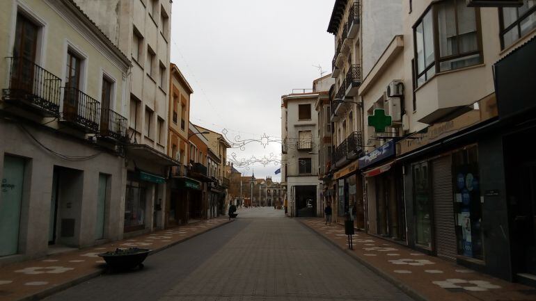 Acceso, desde la calle Padilla, a la zona comercial de Medina del Campo
