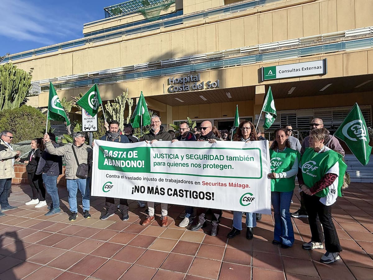 Castigan con un traslado al vigilante que le pidió a una persona que abandonase un hospital público de Málaga