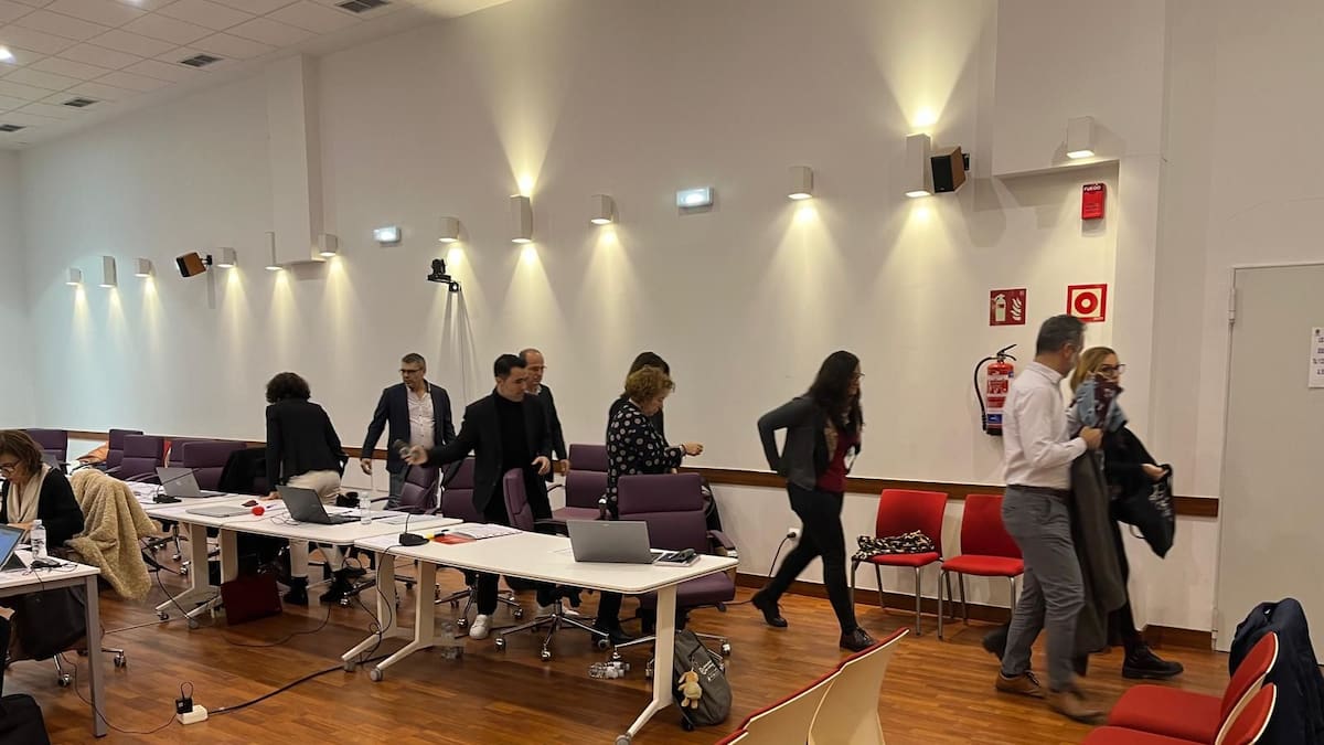 Los concejales de la oposición abandonan el pleno del Ayuntamiento de Guadalajara