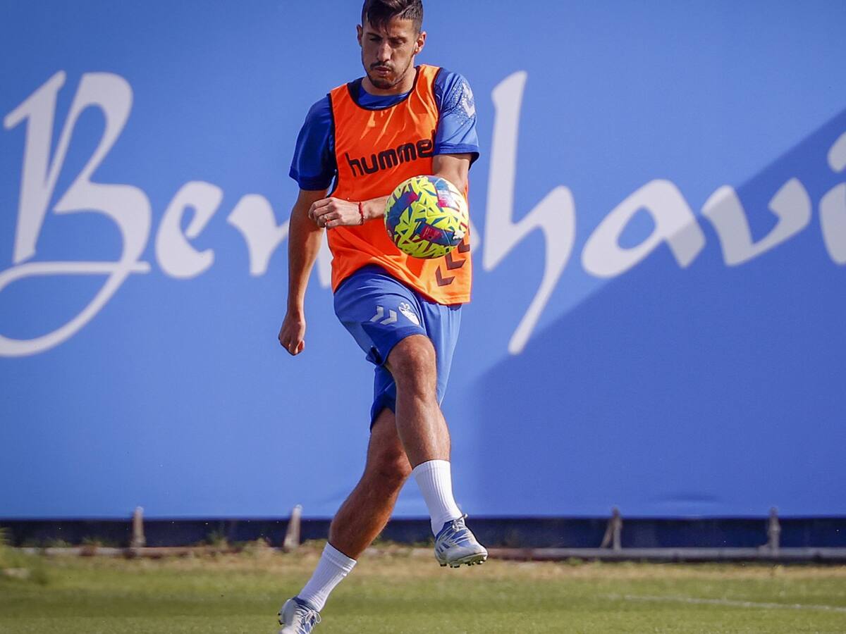 Mucha táctica en el entrenamiento del Málaga