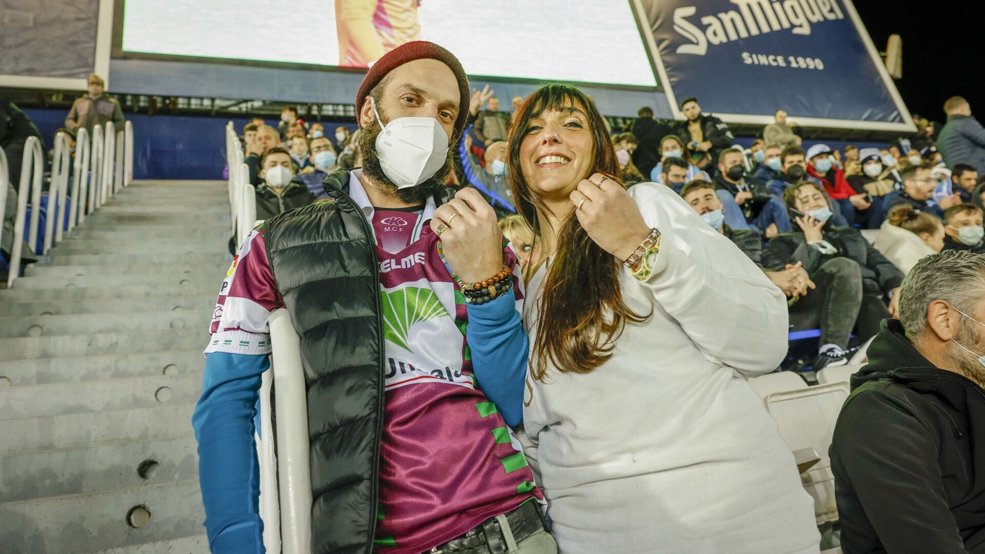 Annalisa pidió matrimonio a su pareja Andreas, en las gradas del estadio de La Rosaleda durante el transcurso del partido entre el Málaga y el Almería
