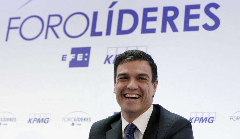 El secretario general del PSOE, Pedro Sánchez, durante su intervención hoy en el encuentro informativo Foro Líderes