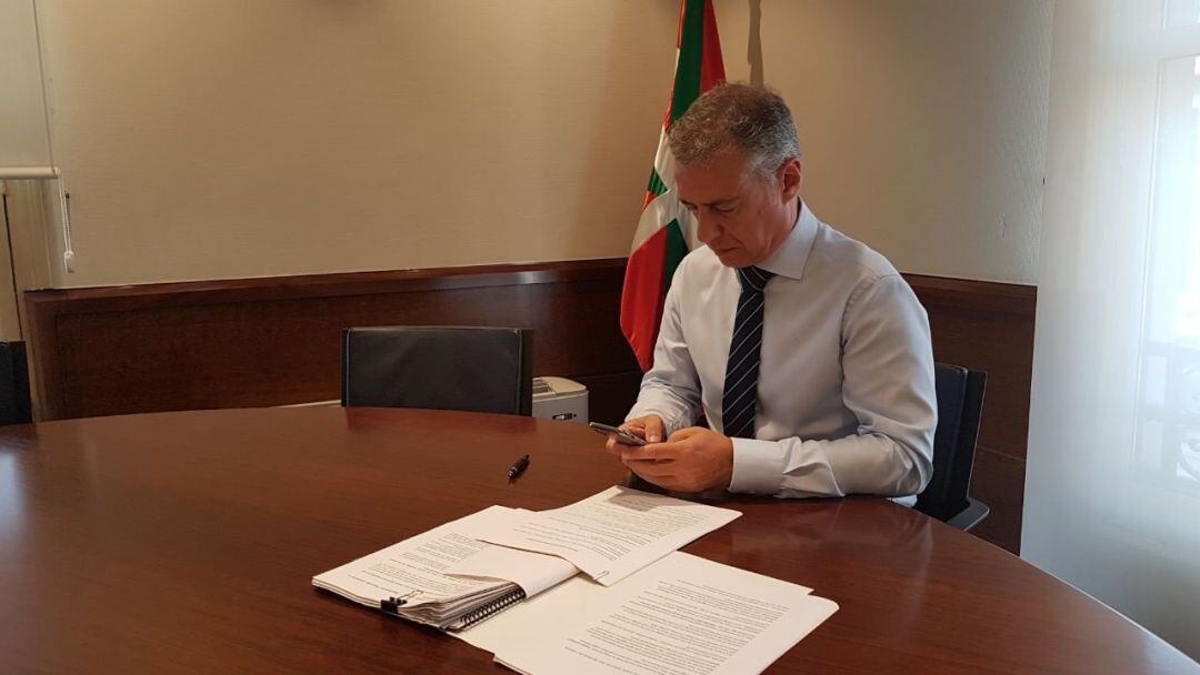 Iñigo Urkullu, preparando su discurso