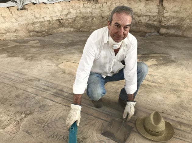 José Luis Perales en las excavaciones de Noheda, en Cuenca, en el verano de 2018.