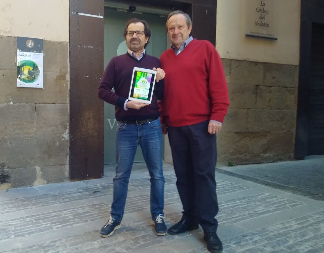 Emilio Garrido, integrante de la Orden del Volatín y Rafael Remirez de Ganuza, Presidente de la Orden