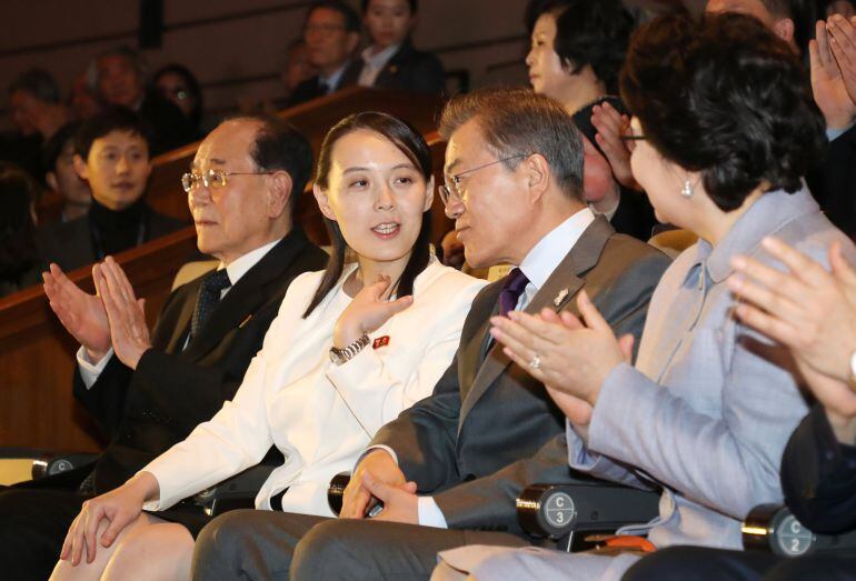 South Korean President Moon Jae-in talks with Kim Yo Jong, the sister of North Korea&#039;s leader Kim Jong Un, while watching North Korea&#039;s Samjiyon Orchestra&#039;s performance in Seoul, South Korea, February 11, 2018.   Yonhap via REUTERS   ATTENTION EDITORS - THIS IMAGE HAS BEEN SUPPLIED BY A THIRD PARTY. SOUTH KOREA OUT. NO COMMERCIAL OR EDITORIAL SALES IN SOUTH KOREA. NO RESALES. NO ARCHIVE.