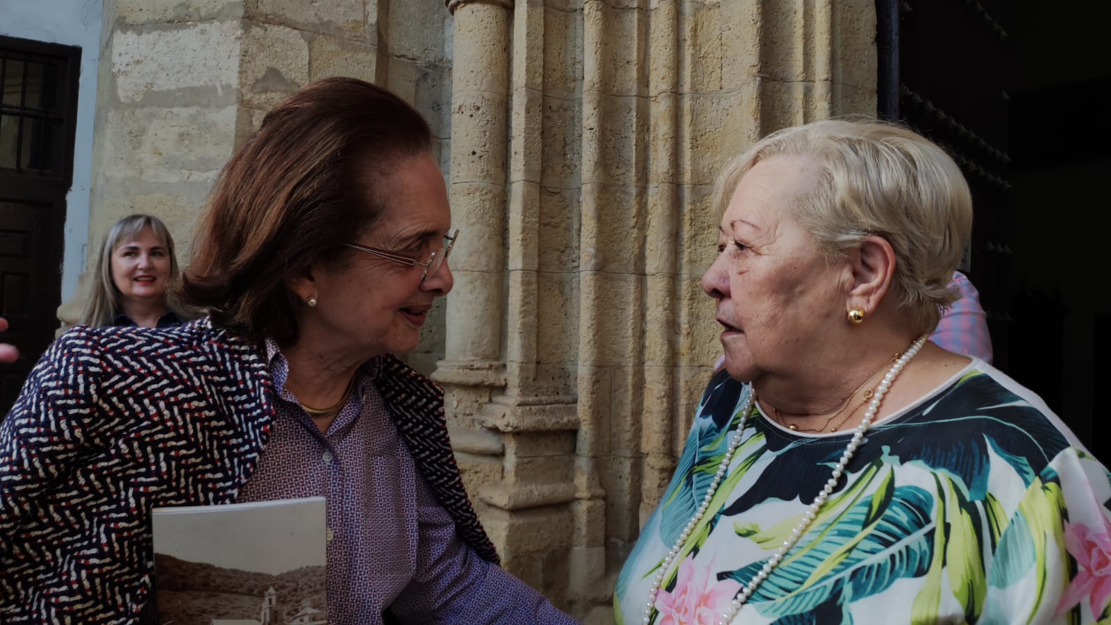 Victoria Elena López de Carrizosa, la actual Marquesa del Mérito y Magdalena Gorrell Jaén, una delas nietas de Antonio Jaén Morente