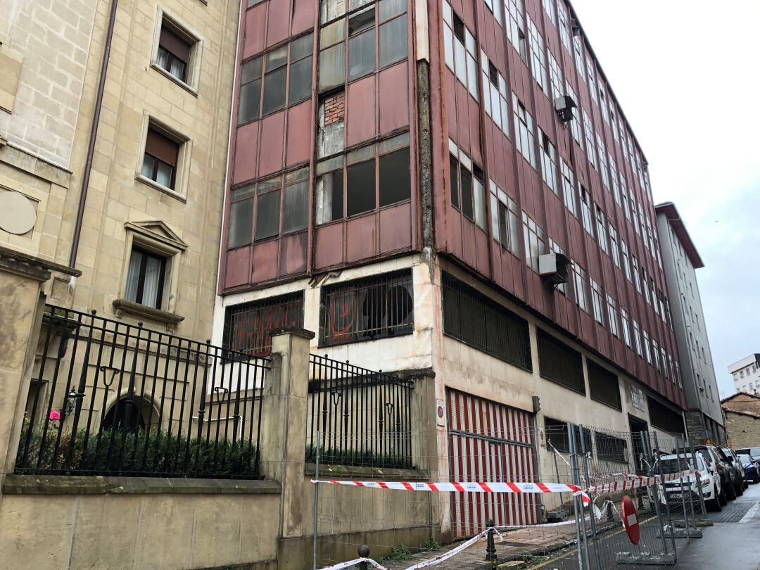 El edificio de 'El Casco' permanece abandonado desde hace siete años