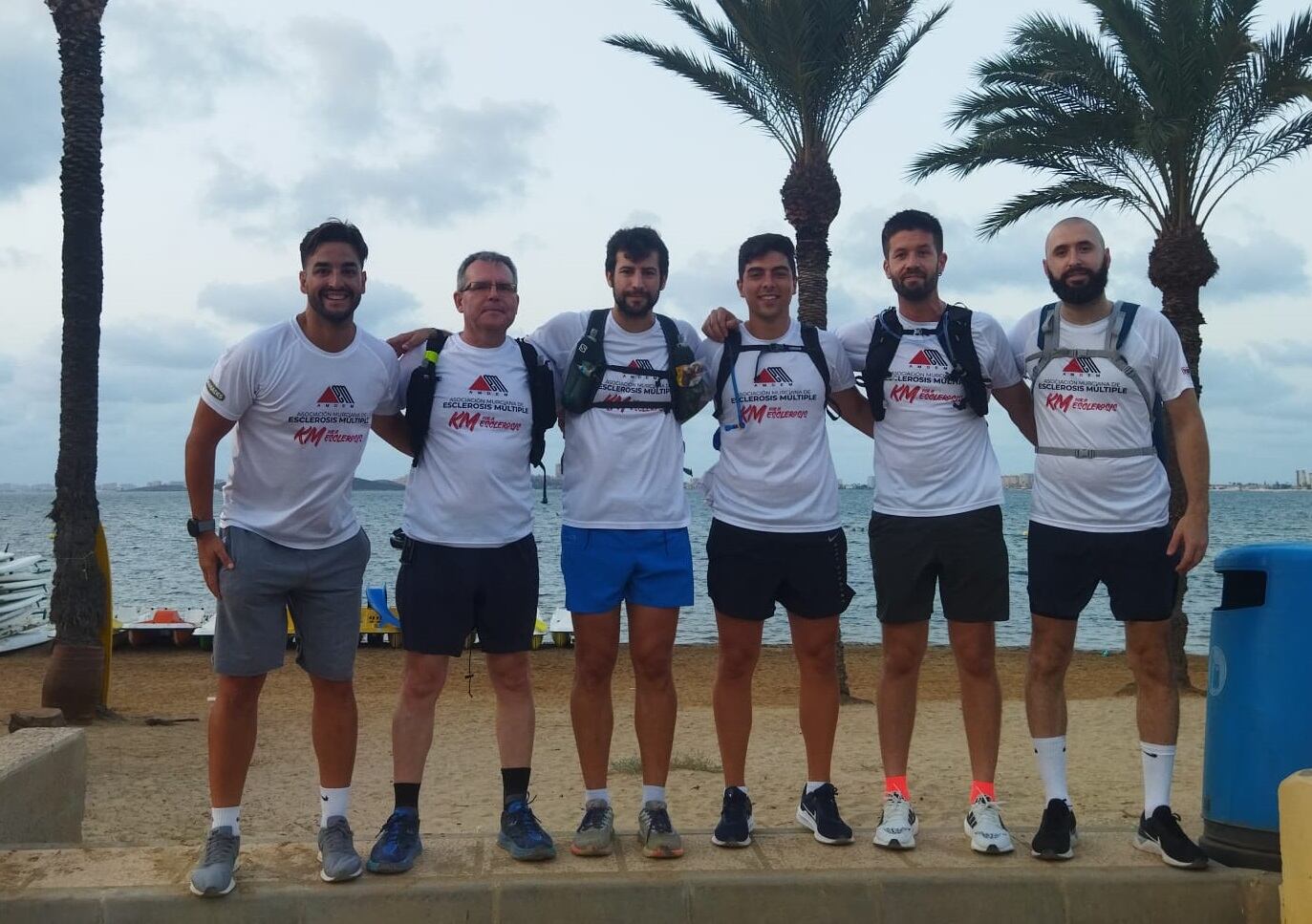 Carlos Martínez y su equipo en la Vuelta Solidaria al Mar Menor