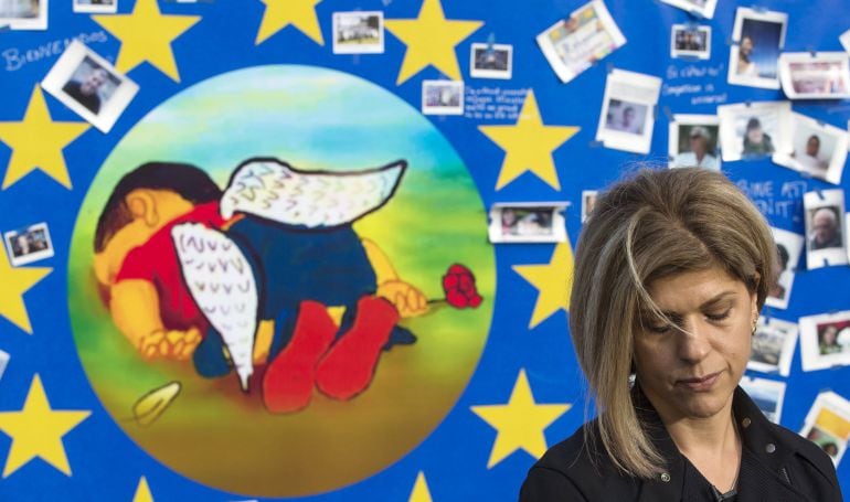 Fátima Kurdi, tía de Aylan Kurdi, en Bruselas, donde ha entragado más de 1,2 millones de firmas, que piden a la Unión Europea una política de &quot;fronteras abiertas&quot;.